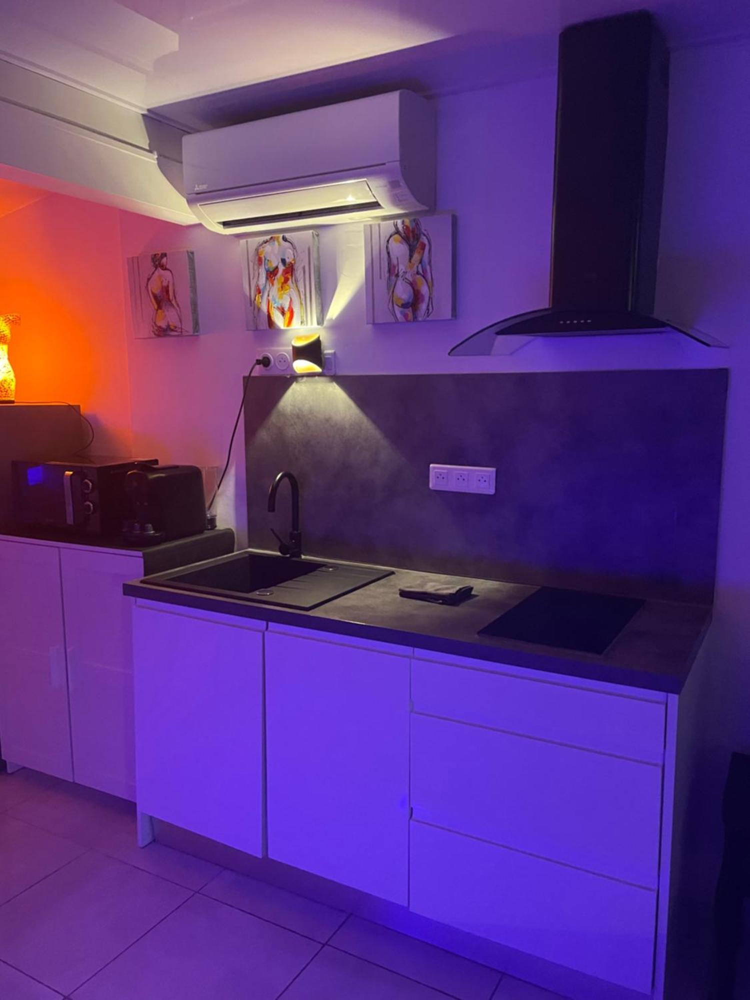 The Naturist Glamour Suite 아그 외부 사진